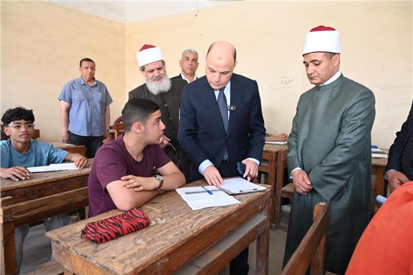 محافظ الغربية يتفقد لجان امتحانات الشهادة الإعدادية الأزهرية