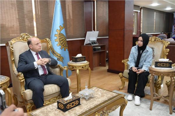 محافظ الغربية يكرم سلمى أشرف لحصولها على المركز الثاني عالميًا في الروبوتات