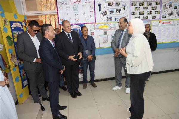 محافظ المنوفية يختتم الأنشطة الطلابية في مدرسة مصر الحرة