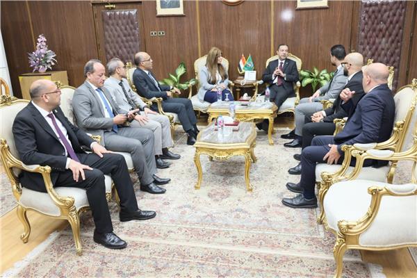 محافظ المنوفية يستقبل وفد البنك الزراعي لتعزيز التعاون المحلي