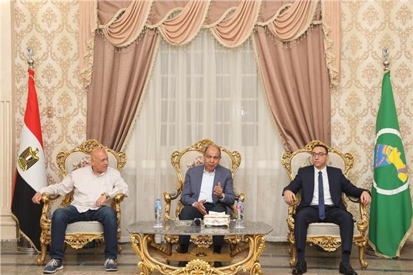 محافظ المنيا يستقبل نائب وزيرة الإسكان لمتابعة مشروعات تطويرية