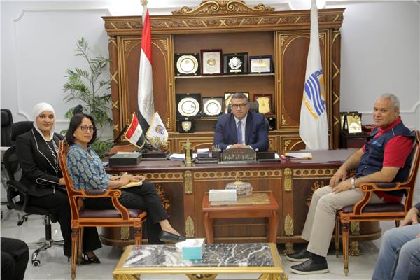 محافظ قنا يستقبل مساعد الأمين العام لمنظمة الفاو لمناقشة تحديث تقنيات الري