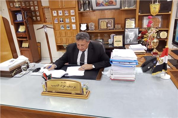 مدير تعليم البحيرة يراقب امتحانات الفصل الدراسي الثاني لصفوف النقل