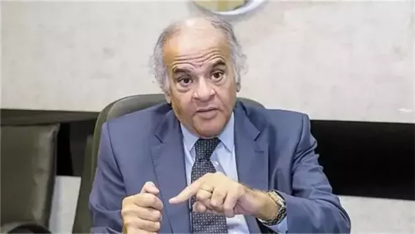 ممدوح عباس وحسن شحاتة يحضران مباراة الزمالك واتحاد العاصمة الليلة