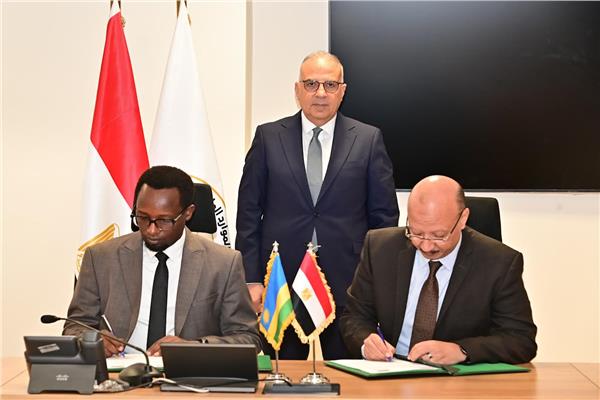 وزير الري يستقبل الوفد الرواندي في الاجتماع الثاني للجنة المشتركة