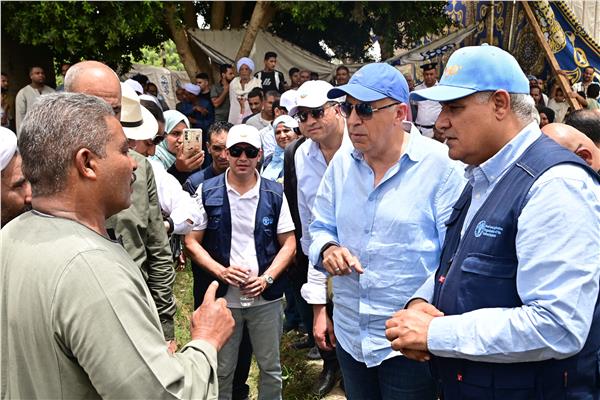 وزير الري يوجه بتجربة الزراعة بالمصاطب والتسوية بالليزر في مصر