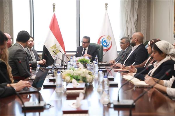 وزير الصحة يستقبل مستثمراً أمريكياً لتعزيز الاستثمار الأجنبي في مصر