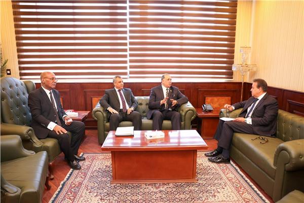 وزير الصحة يوجه بدراسة تقديم خدمات التأمين الصحي للمحامين