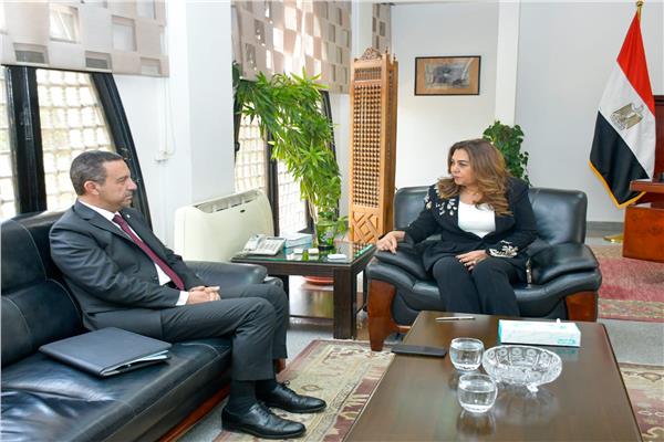 وزيرة التنمية المحلية تلتقي بمحافظ المنوفية لمتابعة مشروعات الخطة الاستثمارية