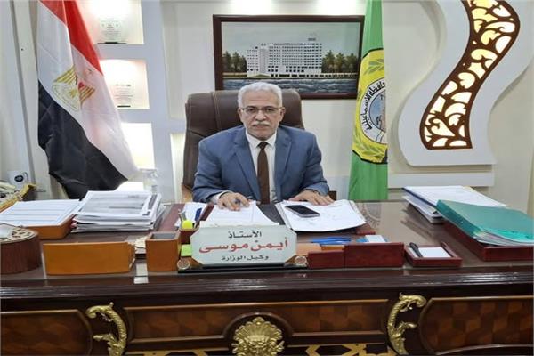 وكيل تعليم الإسماعيلية يراقب امتحانات الفصل الدراسي الثاني