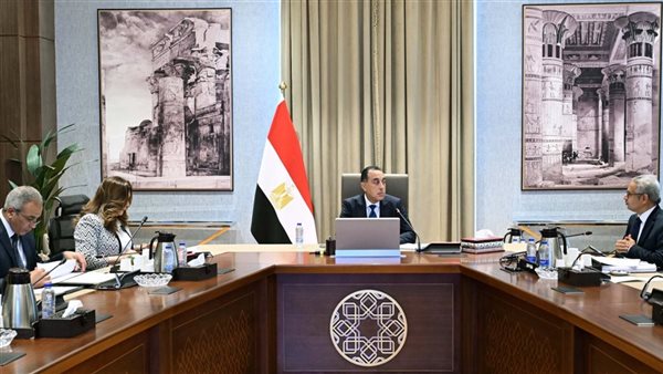 رئيس الوزراء يراجع مشروعات بني سويف الخدمية والتنموية