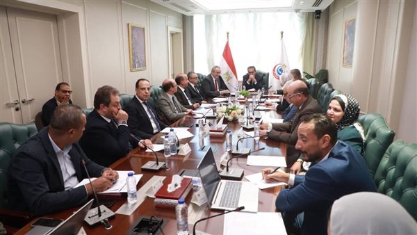 وزير الصحة يترأس اجتماع مجلس إدارة هيئة المستشفيات والمعاهد التعليمية