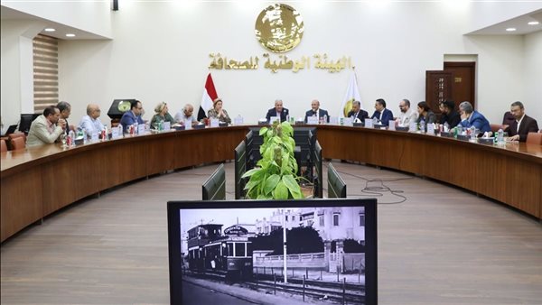 الشوربجي يطلق الهوية البصرية الجديدة لروز اليوسف