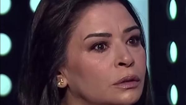 صفوة: أجريت عملية تثبيت فقرات في ظهري قبل مسلسلات رمضان.. واشتغلت ومعرفتش حد