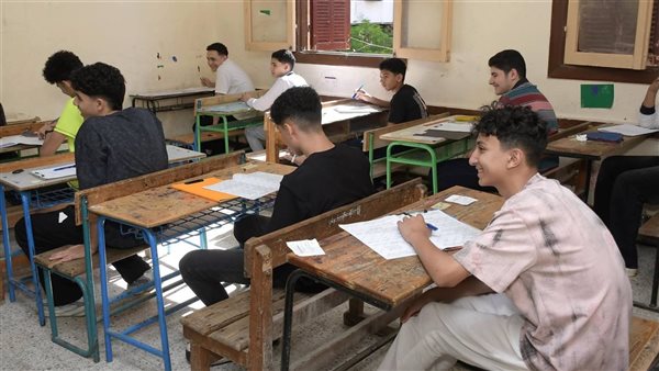 فرحة طلاب الإعدادية في آخر أيام الامتحانات حسب أمهات مصر