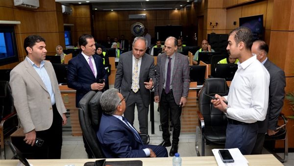 محافظ الدقهلية يتابع سير العمل في القطاعات عبر الشبكة الوطنية للطوارئ