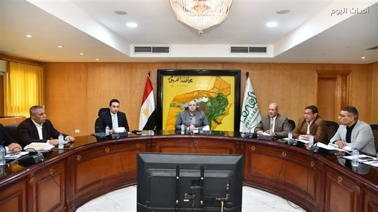 محافظ الفيوم يتابع معدلات الأداء بملف التصالح في مخالفات البناء