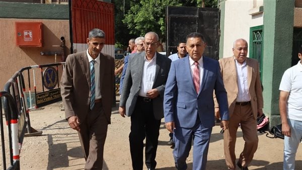 محافظ القليوبية يتفقد لجان امتحانات الثانوية العامة.. ويؤكد جاهزية الأجهزة التنفيذية لتوفير الأجواء المناسبة للطلاب