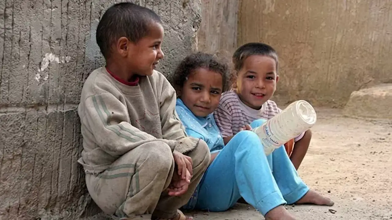 15 حالة تعرض الطفل للخطر: تعرف على العقوبات القانونية