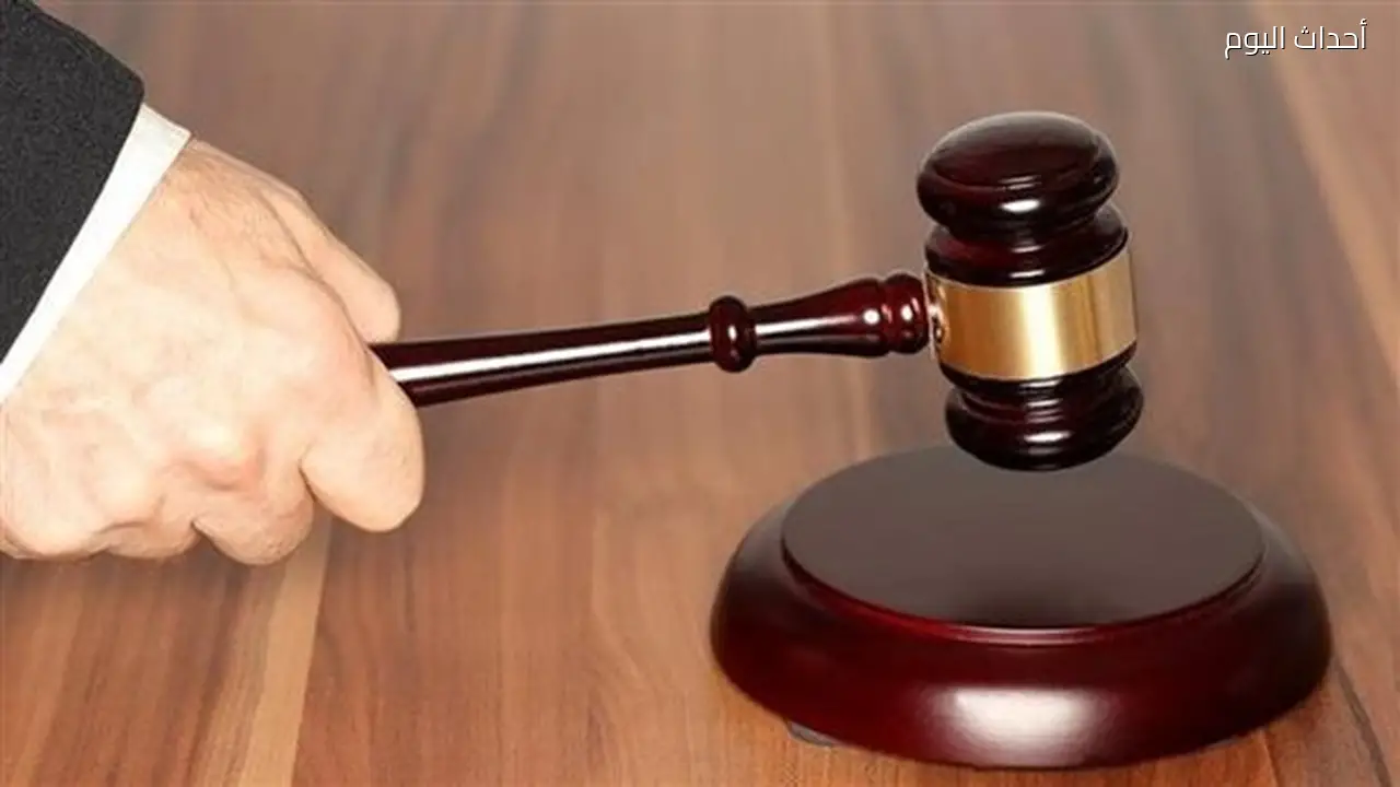 فتاة تتعرض لإصابات خطيرة بعد سقوطها من عقار أثناء إنقاذ قطتها