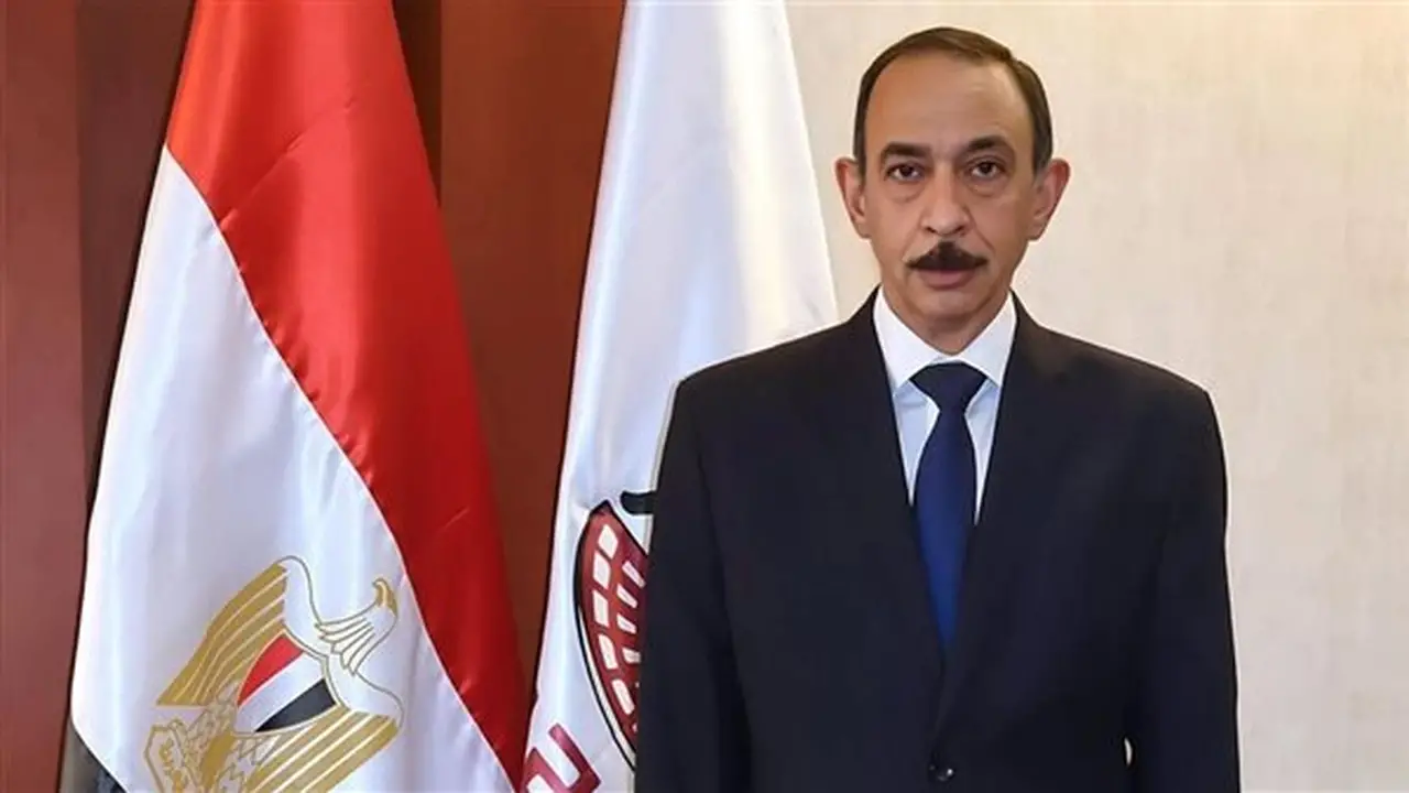 محافظ سوهاج يفرض حظرًا على استخدام الألقاب الأكاديمية غير المعتمدة في الوحدات المحلية