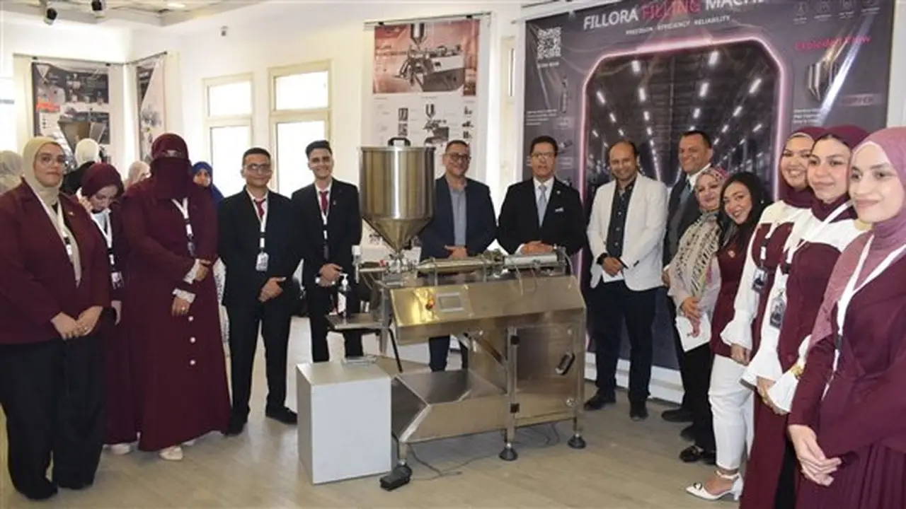 رئيس جامعة بنها يشهد مناقشة مشروعات تخرج التصميم الصناعي لطلاب الفنون التطبيقية