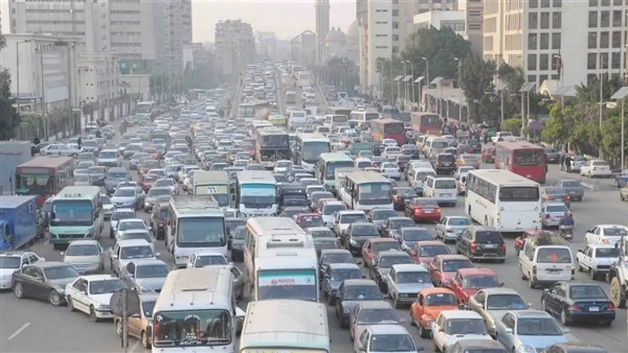 تقرير حركة المرور اليوم: كثافات مرورية في المحاور والكباري الرئيسية