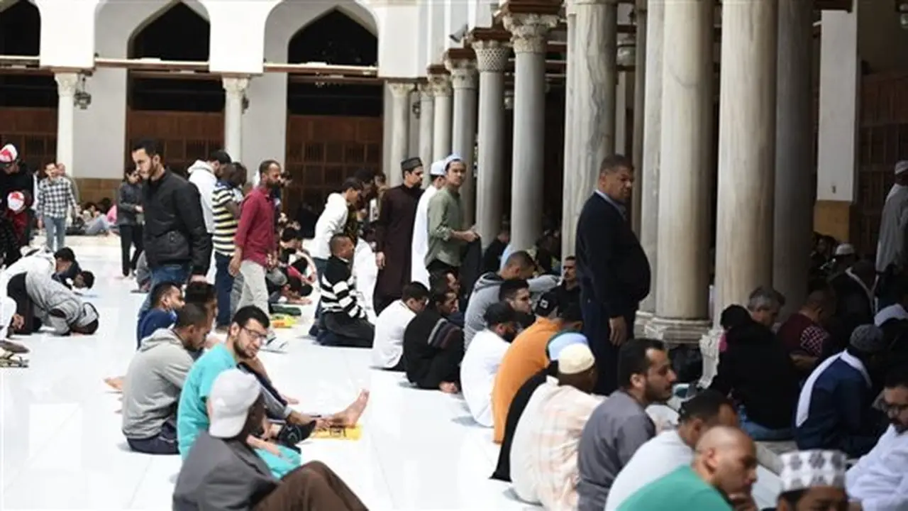 بث مباشر لشعائر صلاة الجمعة من مسجد عمرو بن العاص