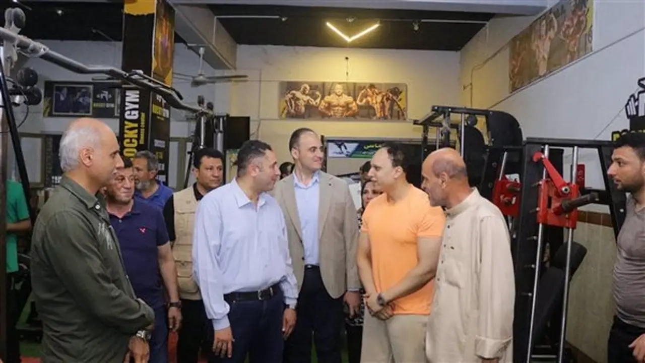 محافظ دمياط يتفقد قرية ميت الخولي عبد الله في جولة مفاجئة