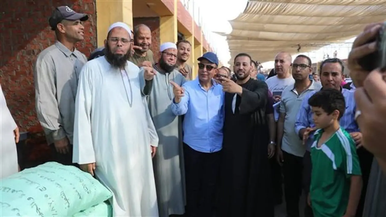 محافظ المنيا يفتتح السوق الحضاري الجديد في بني مزار