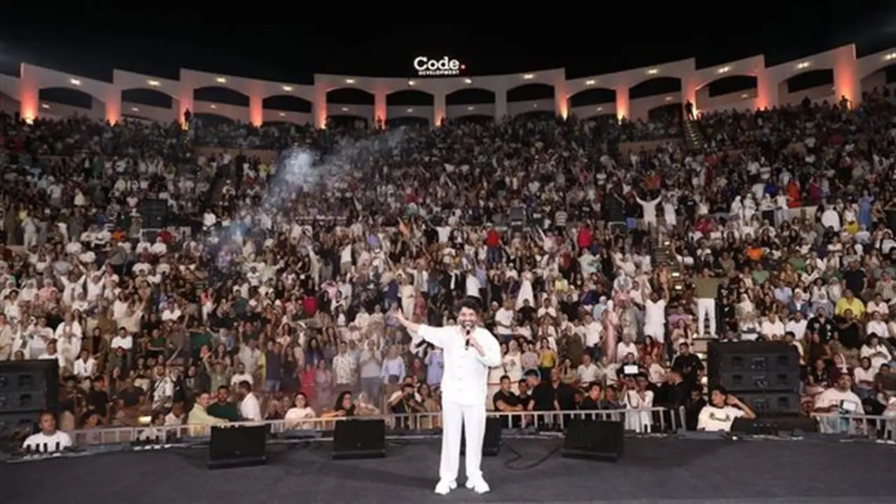 حميد الشاعري يضيء افتتاح مهرجان المسرح الروماني في الساحل (صور)
