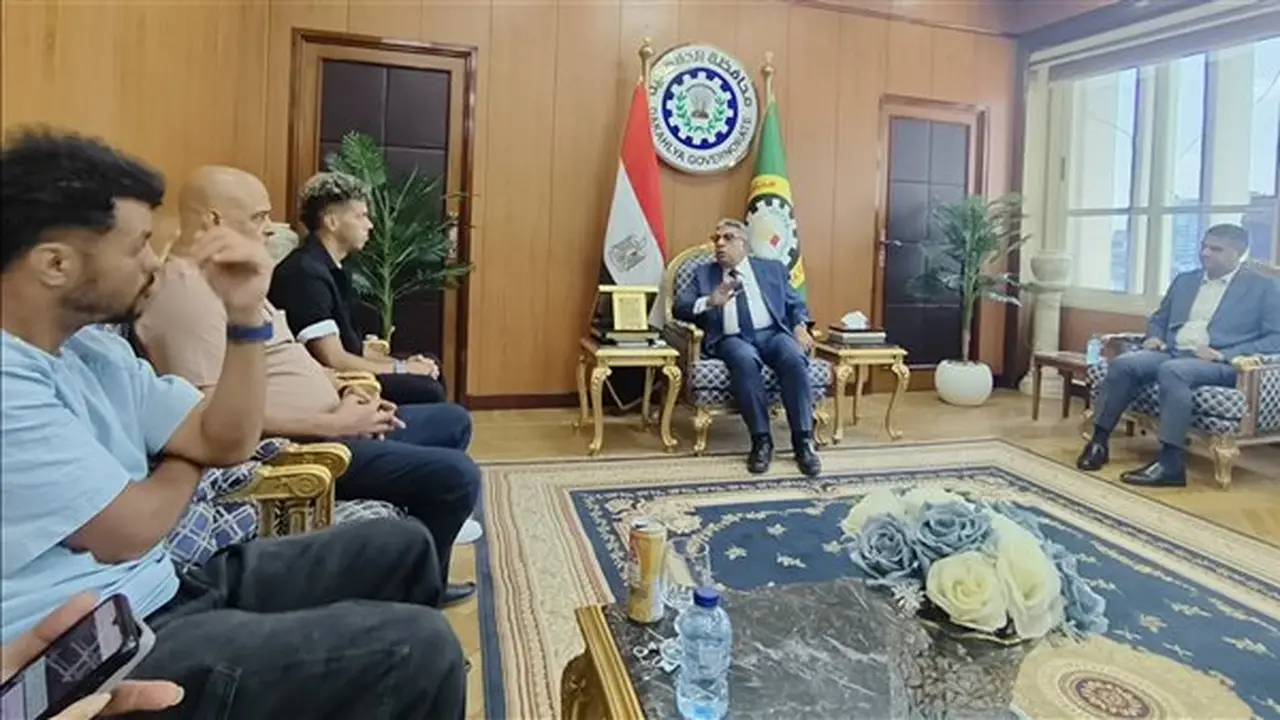 محافظ الدقهلية يوجه رسالة لإمام عاشور: لا تنسَ مسقط رأسك