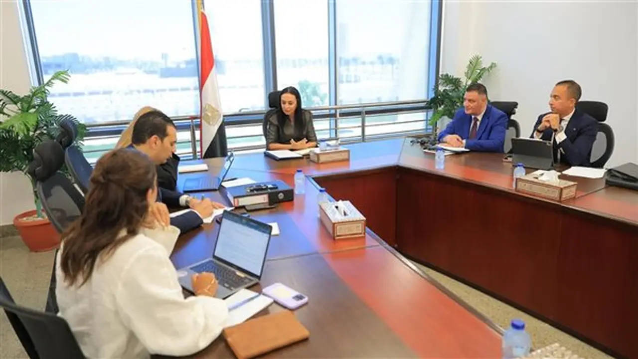 وزيرة التضامن تناقش تطوير صندوق دعم الصناعات الريفية والبيئية