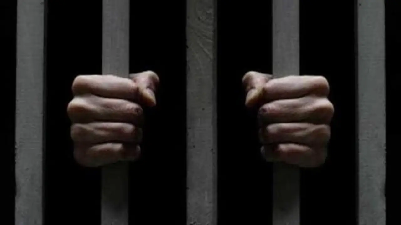 قرارات قانونية ضد طالبين عرضا حياة المواطنين للخطر بالألعاب النارية في القاهرة