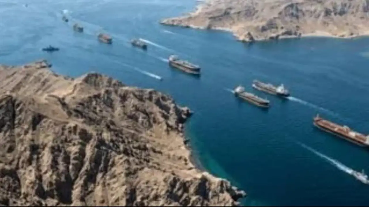 القيادة الأمريكية تؤكد استمرار جهودها لمنع دخول وخروج السفن من الموانئ الإيرانية