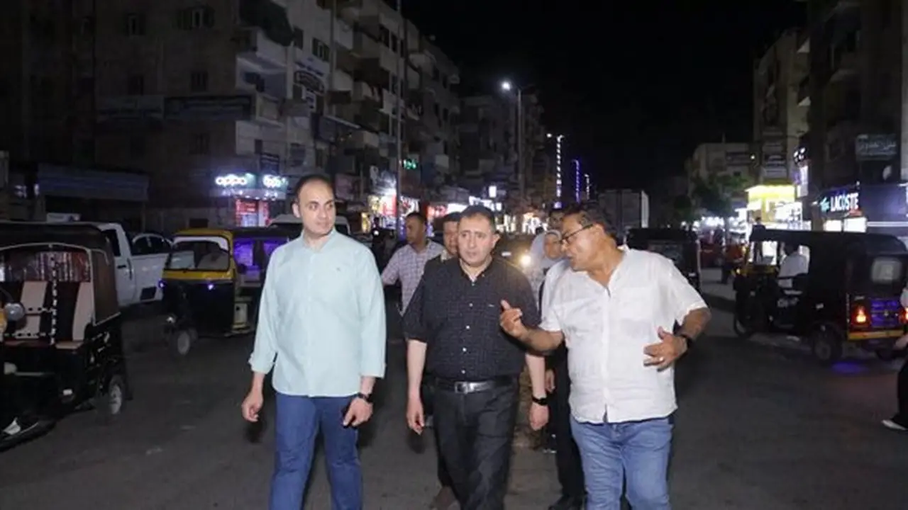 محافظ دمياط يقوم بجولة مفاجئة في كفر سعد لمتابعة الخدمات ومنظومة النظافة