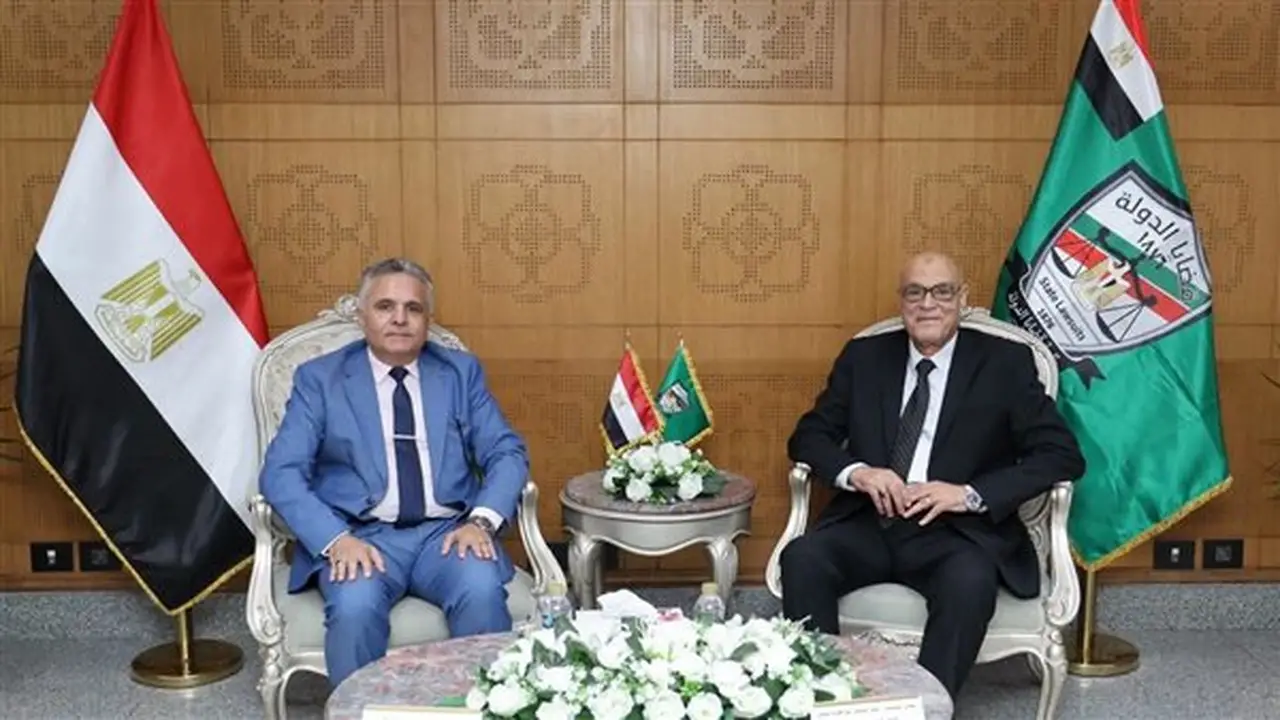 استقبال رئيس هيئة قضايا الدولة لرئيس جامعة السويس: تعزيز التعاون المشترك والتهنئة بالمنصب الجديد