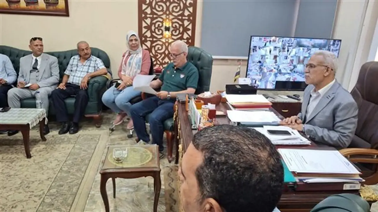 مدير تعليم الإسماعيلية يراجع استعدادات امتحانات الدور الثاني للشهادة الإعدادية وخطة العام الدراسي الجديد