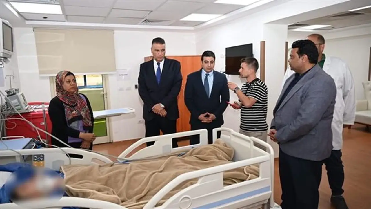محافظ جنوب سيناء يزور مصابتين تركيتين إثر حادث طريق رأس سدر