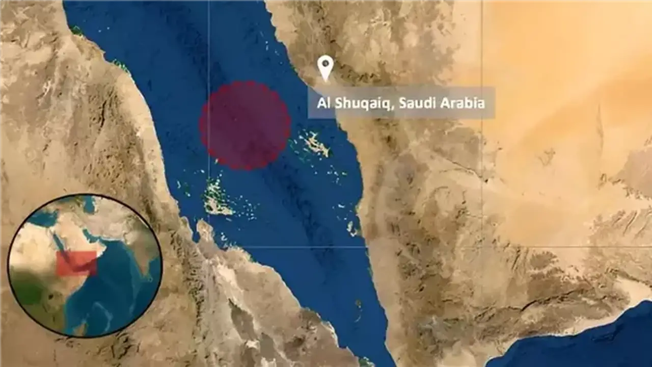 هيئة العمليات البحرية البريطانية: إصابة ناقلة نفط بمقذوف مجهول وحريق في البحر الأحمر