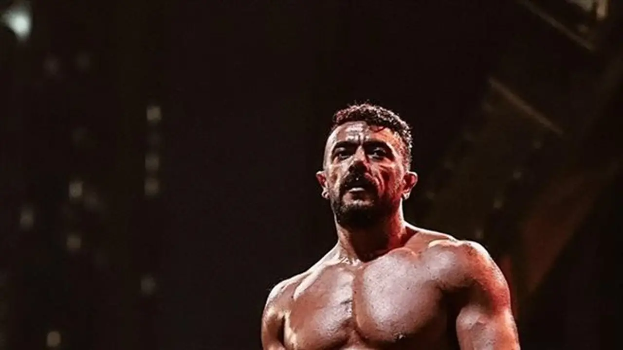 أحمد العوضي يتفاعل مع جمهور الإسكندرية خلال عرض فيلم “شمشون ودليلة”