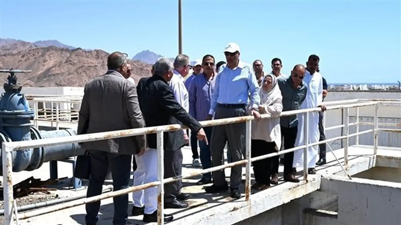 محافظ جنوب سيناء يتفقد تطوير محطة معالجة مياه الصرف الصحي في مدينة دهب