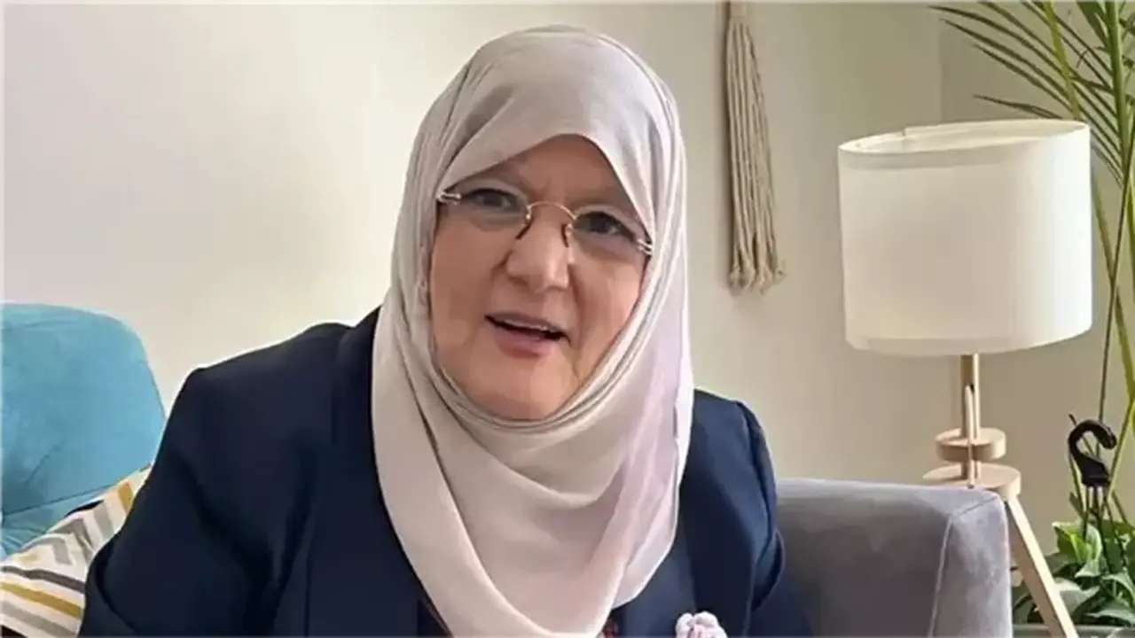 شمس البارودي تذرف الدموع على الهواء في ذكرى زوجها الراحل (فيديو)