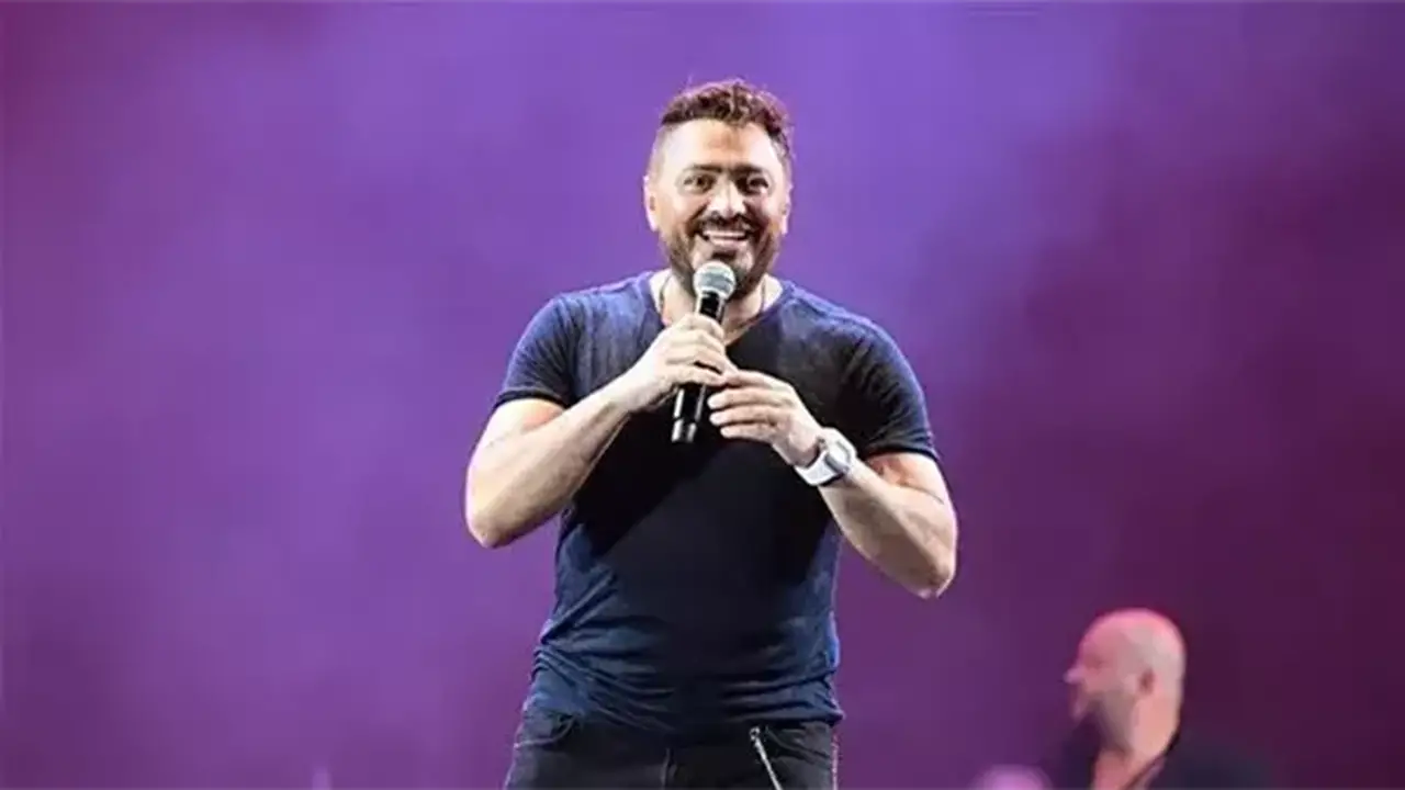 تامر حسني يتألق بأغنية “بنت مين” من ألبومه الجديد ويقدم مفاجأة في حفله بالسعودية (فيديو)