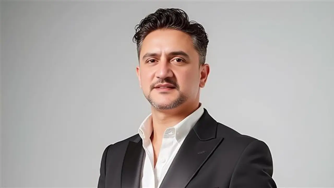 استقرار الحالة الصحية للماكيير تامر دهب بعد إجراء جراحة بالمخ