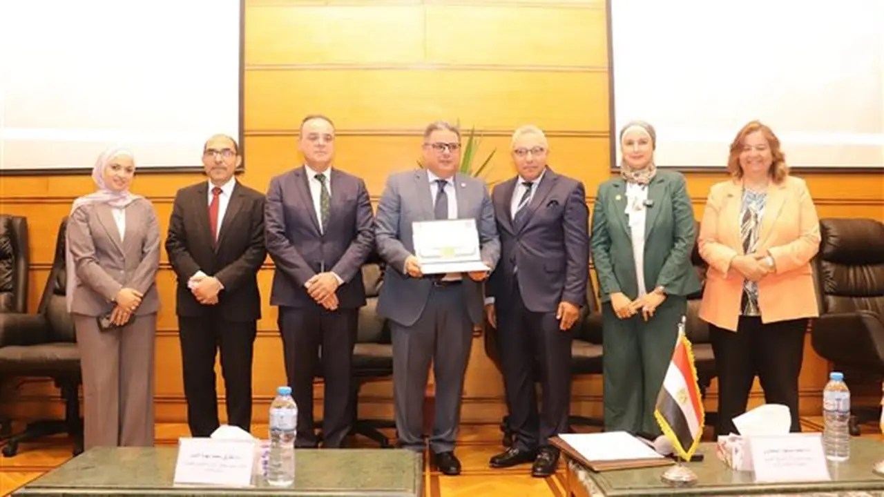 المركز القومي لبحوث الإسكان يطلق النسخة المحدثة من نظام “الهرم الأخضر” ويستعرض قصص نجاح العمران المستدام في مصر