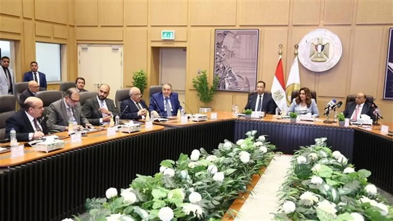 إطلاق خدمة تراخيص المحال العامة عبر منصة مصر الرقمية من قبل وزيري التنمية المحلية والاتصالات