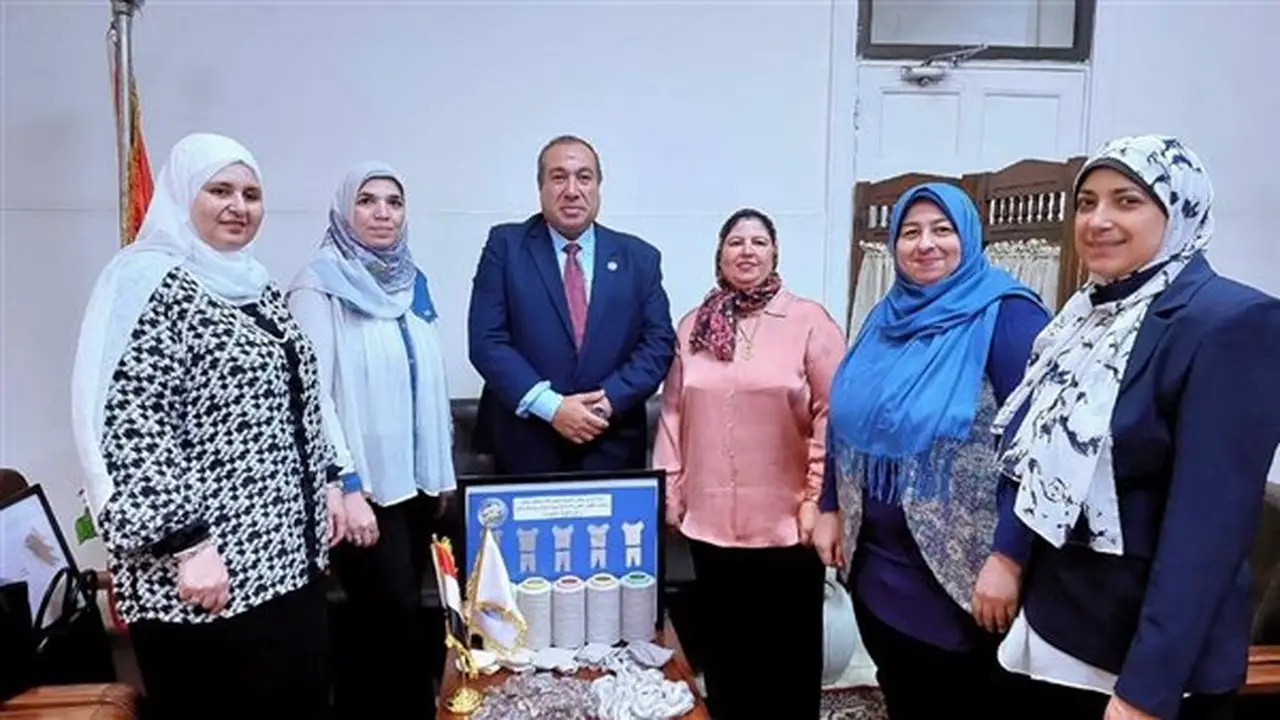 ابتكار جديد بمعهد بحوث القطن لإعادة تدوير الخيوط المصبوغة وتحويلها إلى منتجات ذات قيمة اقتصادية
