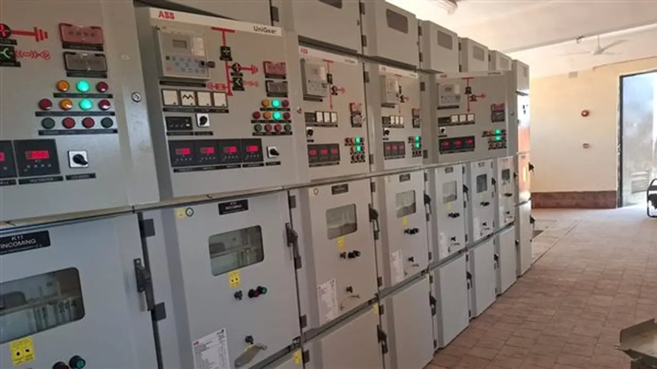 إطلاق التيار الكهربائي بالموزع الثالث في المنطقة الصناعية بالعاشر من رمضان