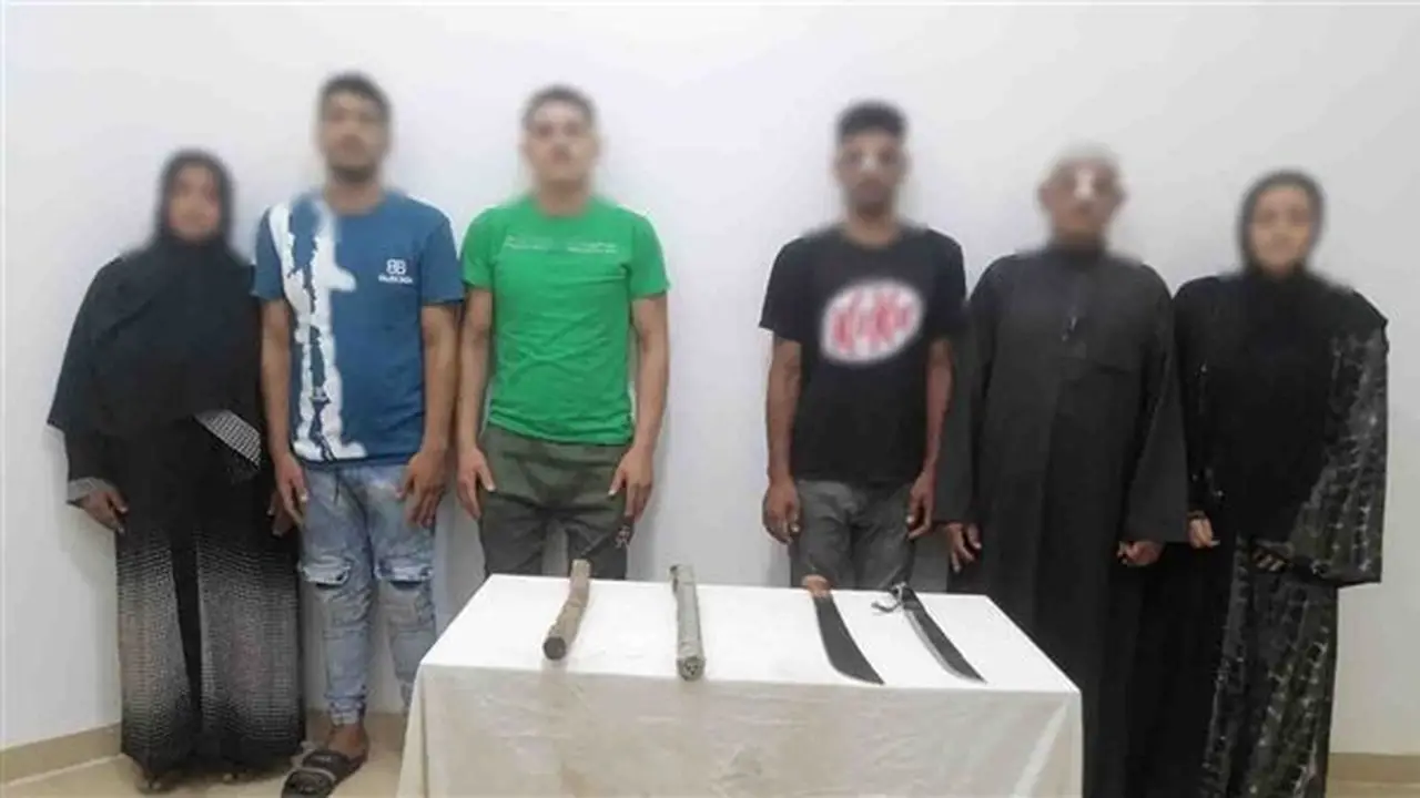 خلافات عائلية تتحول إلى مشاجرة بالأسلحة البيضاء في الشرقية: فيديو يوثق الحادثة